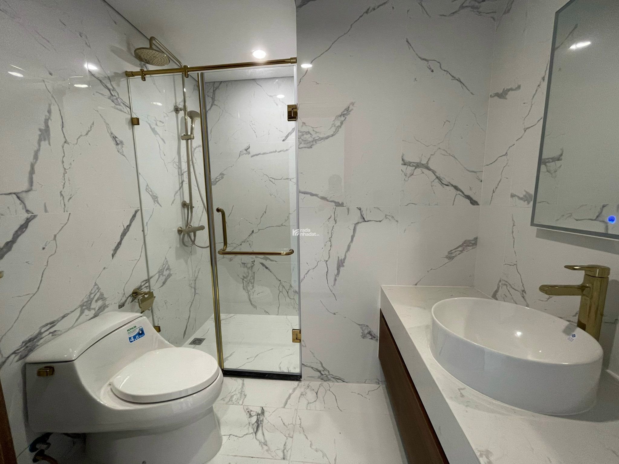 Bán căn chung cư 161m2/ 3 ngủ nội thất cao cấp tại dự án Sunshine Golden River LH: 0922 969 ***
