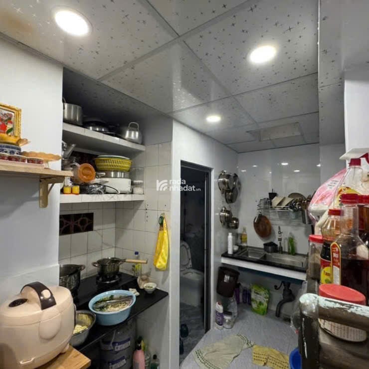 Nhà hẻm Cách Mạng Tháng Tám - QUẬN 10 - 68 m2 - 3.7 tỷ