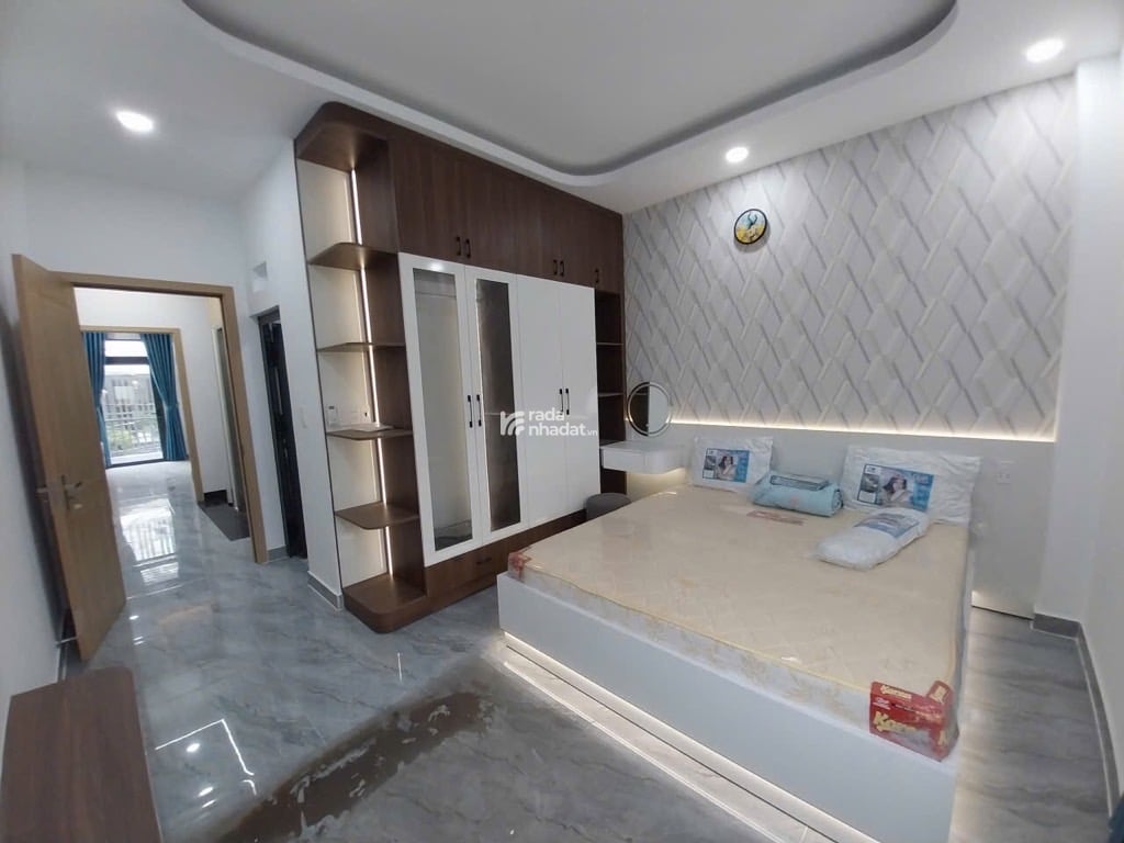 BÁN NHÀ LÊ VĂN KHƯƠNG - QUẬN 12 - DIỆN TÍCH 65m2 - NHÀ MỚI ĐẸP KIÊN CỐ 4 TẦNG - CHỈ 7.5 TỶ