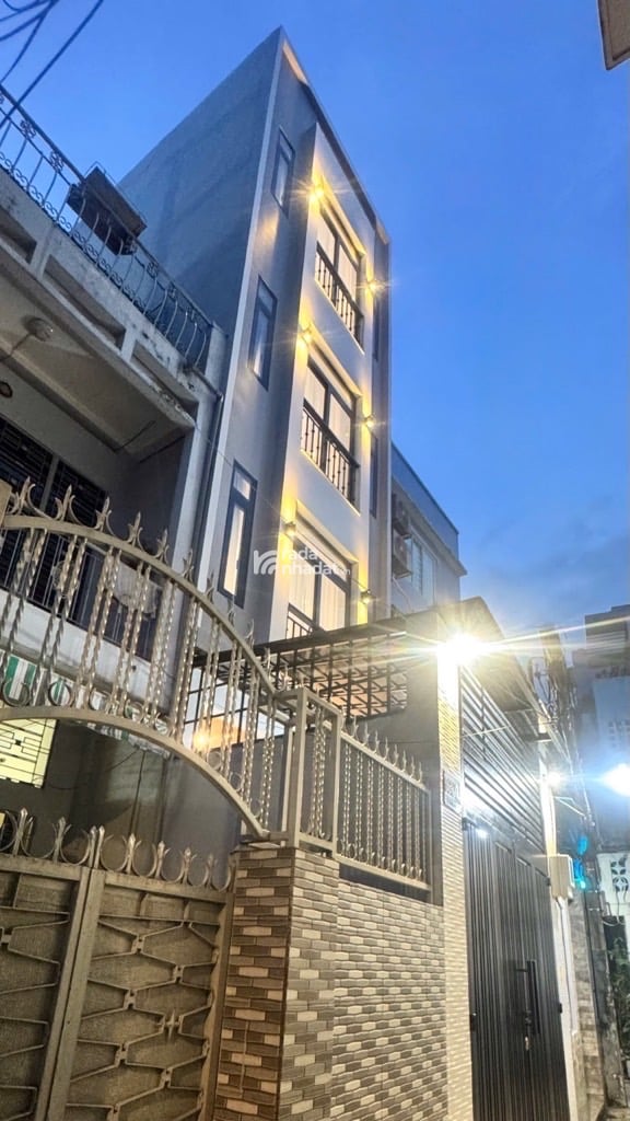 LÊ HỒNG PHONG - QUẬN 10 - NHÀ MỚI ĐẸP LUNG LINH - TẶNG NỘI THẤT CAO CẤP - XÁCH VA LI VÀO Ở NGAY. 