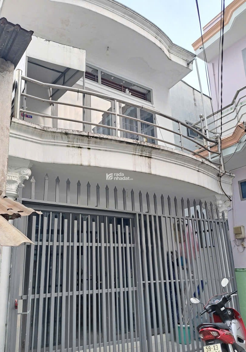 NHÀ ĐẸP Ở NGAY SÁT MẶT TIỀN GẦN Đ. PHẠM VĂN ĐỒNG 2 TẦNG 4,5X11 NHỈNH 4 TỶ.