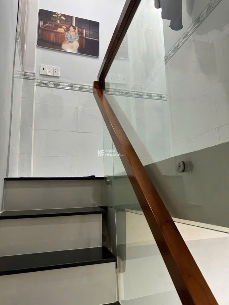 Nhà đẹp 3 lầu BTCT - khu kiều đàm - Trần Xuân Soạn - shr - nhỉnh 2T TL