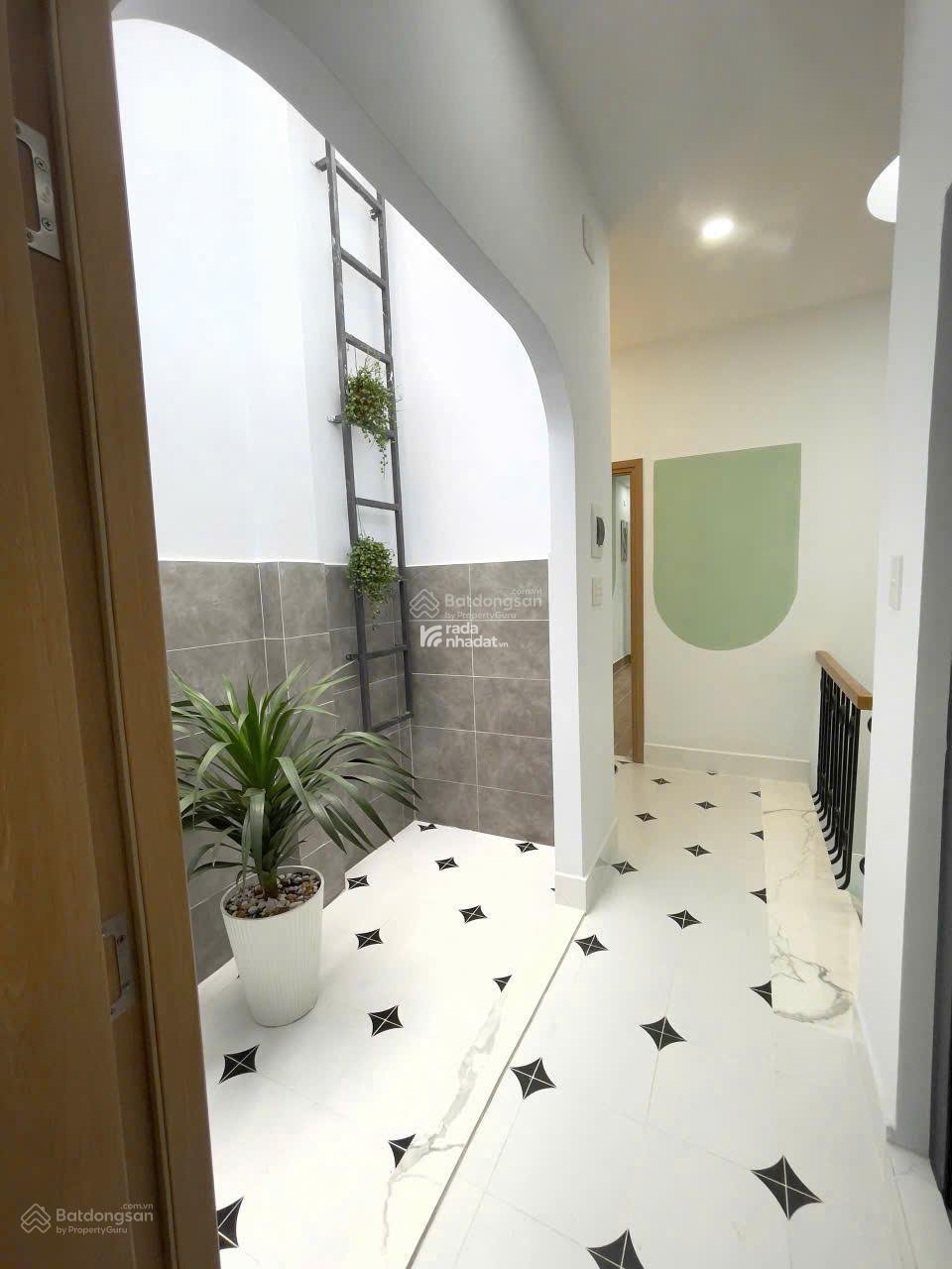  Bán nhà Hxh 8m Tân Sơn Nhì. Q Tân Phú. DT: 4x15m. 4 Tầng. Giá: 10,5 Tỷ TL 