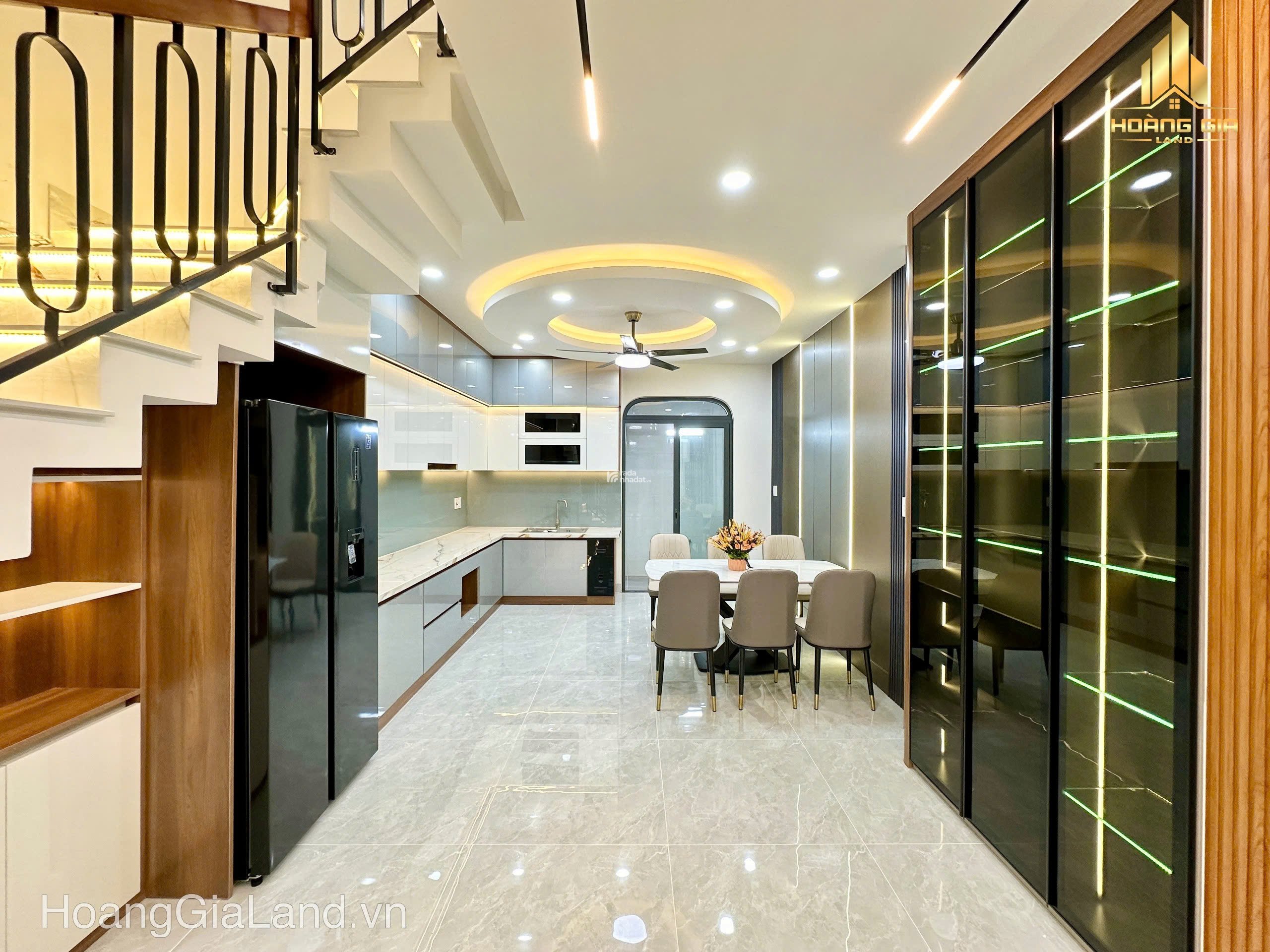 Ngay Quang Trung, Nhà đẹp -giá rẻ- full nội thất. chỉ 7,x tỷ, 4x15, hẻm to, nhà 3 tấm 