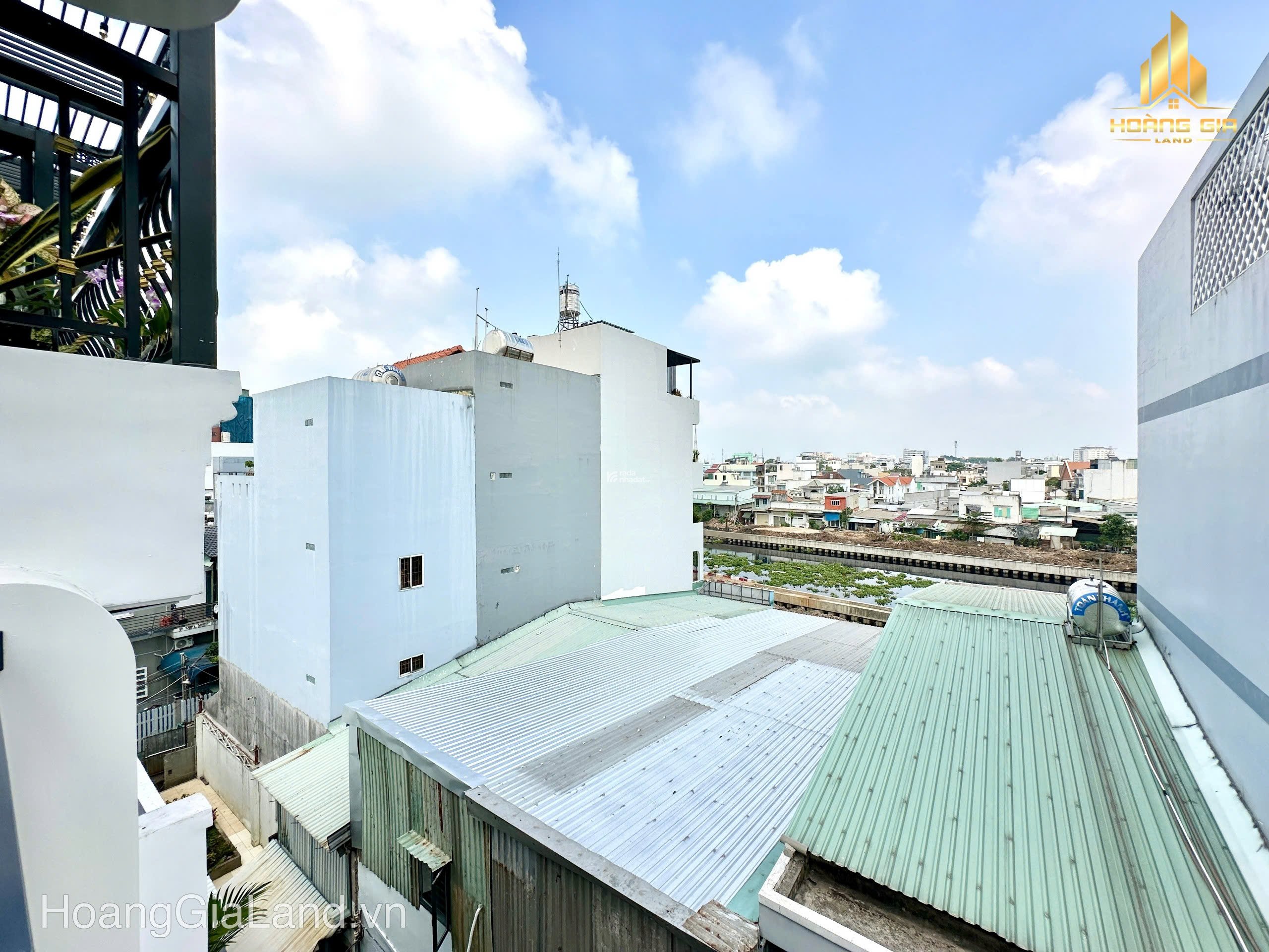 Ngay Quang Trung, Nhà đẹp -giá rẻ- full nội thất. chỉ 7,x tỷ, 4x15, hẻm to, nhà 3 tấm 