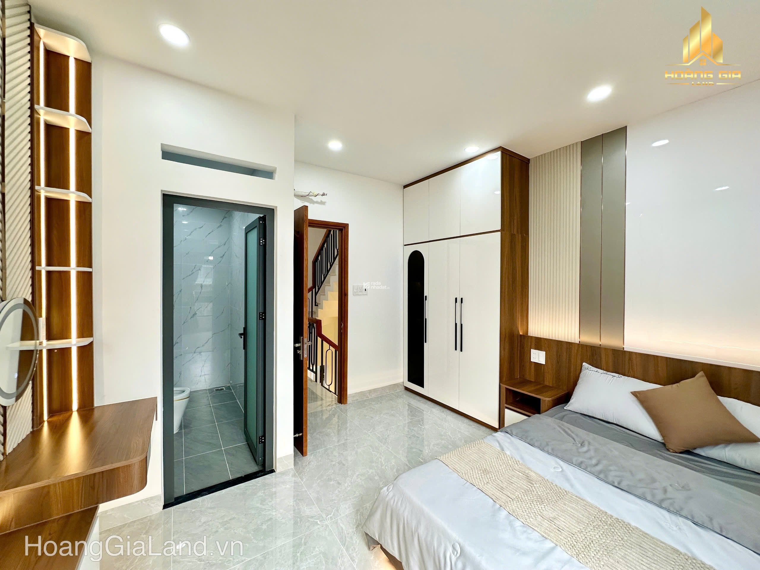 Ngay Quang Trung, Nhà đẹp -giá rẻ- full nội thất. chỉ 7,x tỷ, 4x15, hẻm to, nhà 3 tấm 