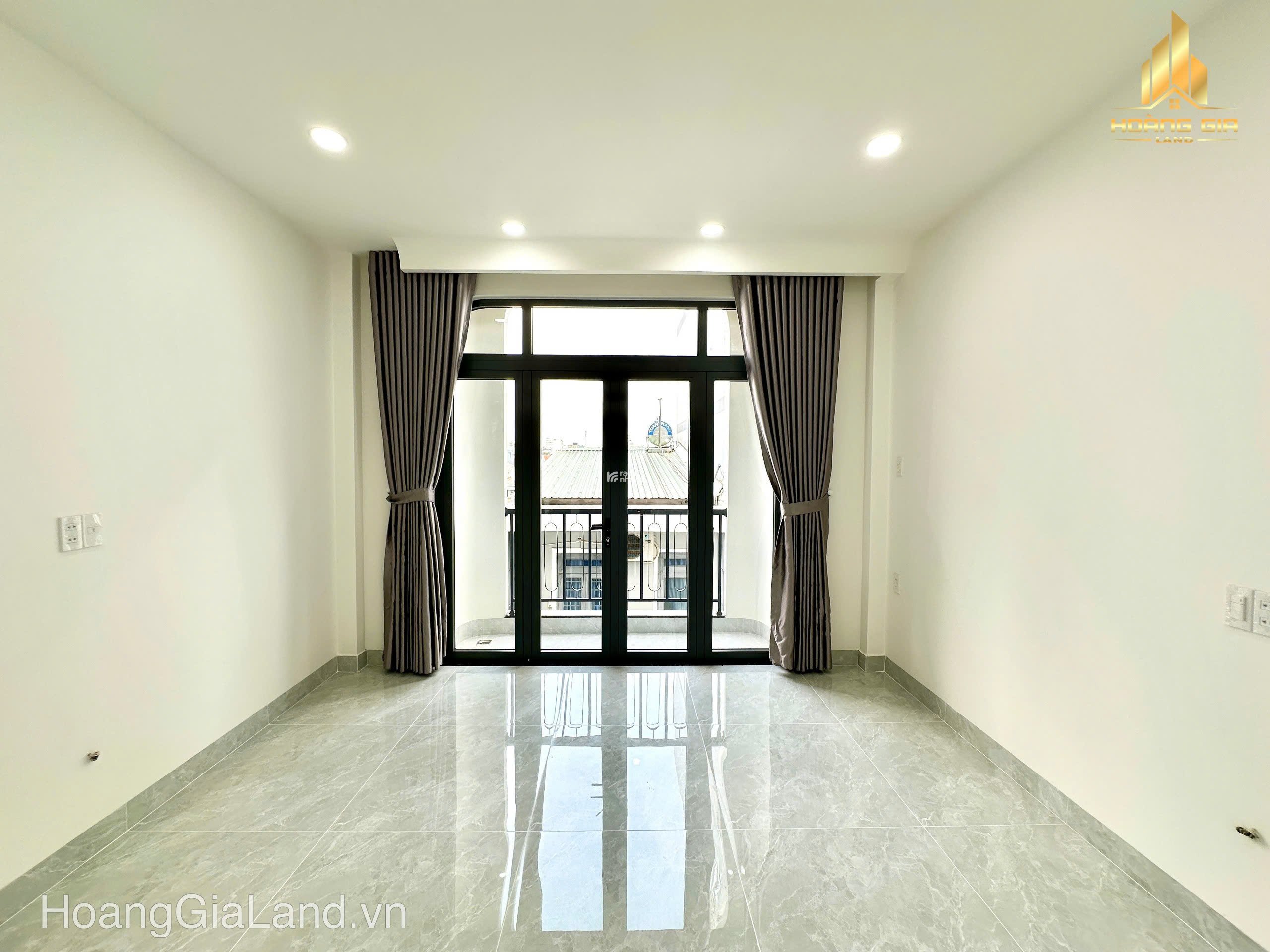 Ngay Quang Trung, Nhà đẹp -giá rẻ- full nội thất. chỉ 7,x tỷ, 4x15, hẻm to, nhà 3 tấm 