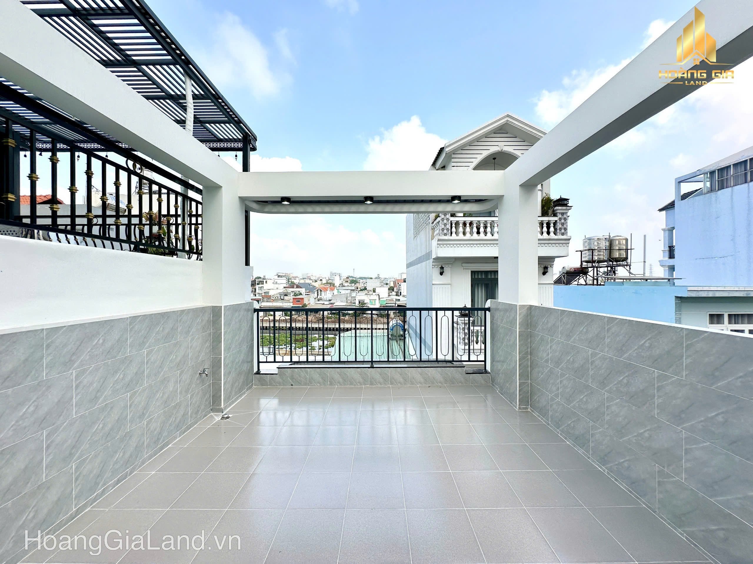 Ngay Quang Trung, Nhà đẹp -giá rẻ- full nội thất. chỉ 7,x tỷ, 4x15, hẻm to, nhà 3 tấm 