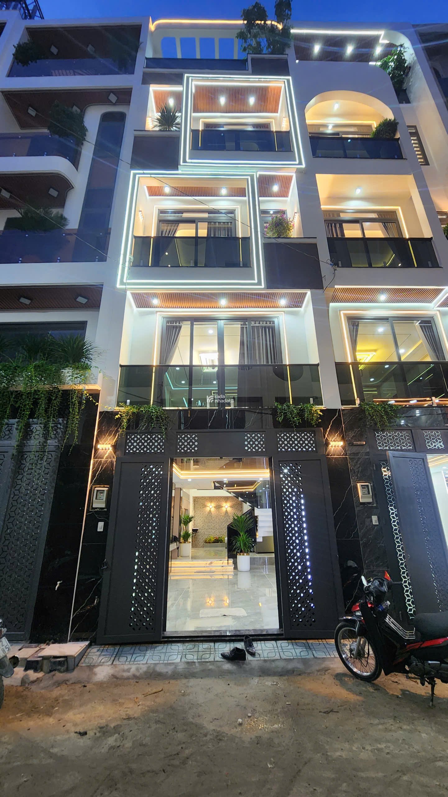 2 CĂN NHÀ PHỐ LUXURY MỚI - KDC CẦU ĐÔI, TX25, Q.12