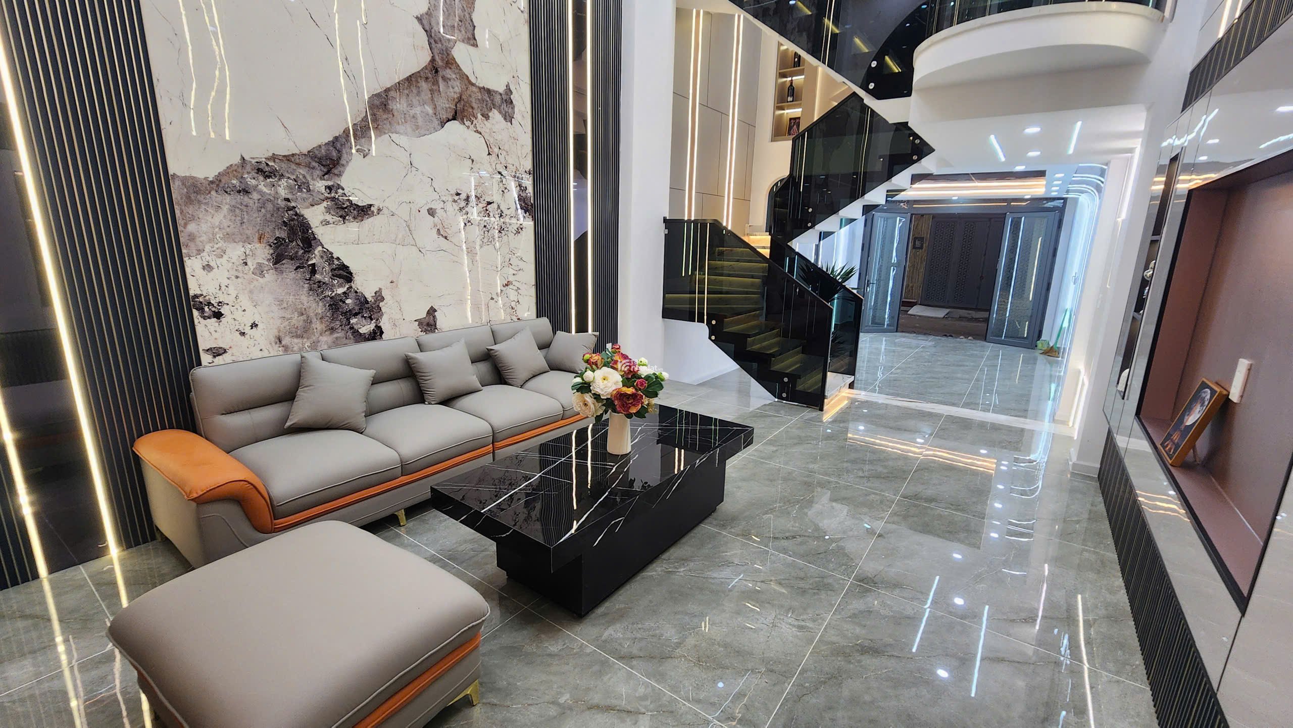 2 CĂN NHÀ PHỐ LUXURY MỚI - KDC CẦU ĐÔI, TX25, Q.12