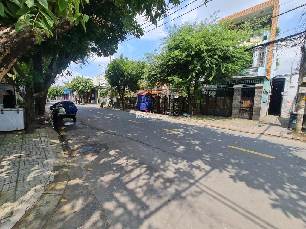 HẺM NHỰA Ô TÔ VÀO NHÀ, GẦN NÚT GIAO GÒ DƯA, DÒNG TIỀN ỔN ĐỊNH, 135m2 CHỈ 6 TỶ.