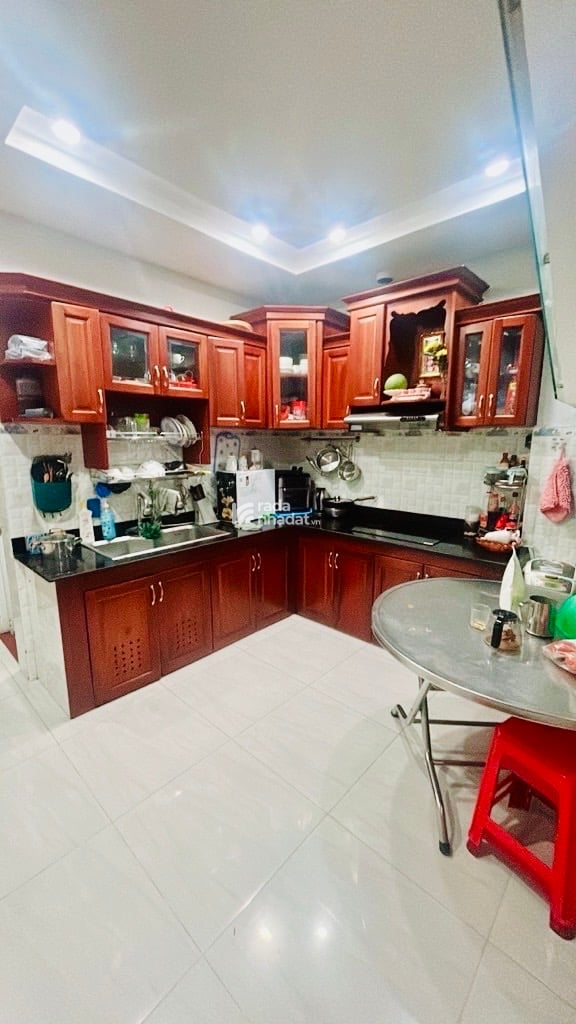 BÁN NHÀ 4 TẦNG NGAY CHỢ TÂN HƯƠNG – ĐƯỜNG 8M – SÁT MẶT TIỀN – 80M – GIÁ CHỈ 9.X TỶ