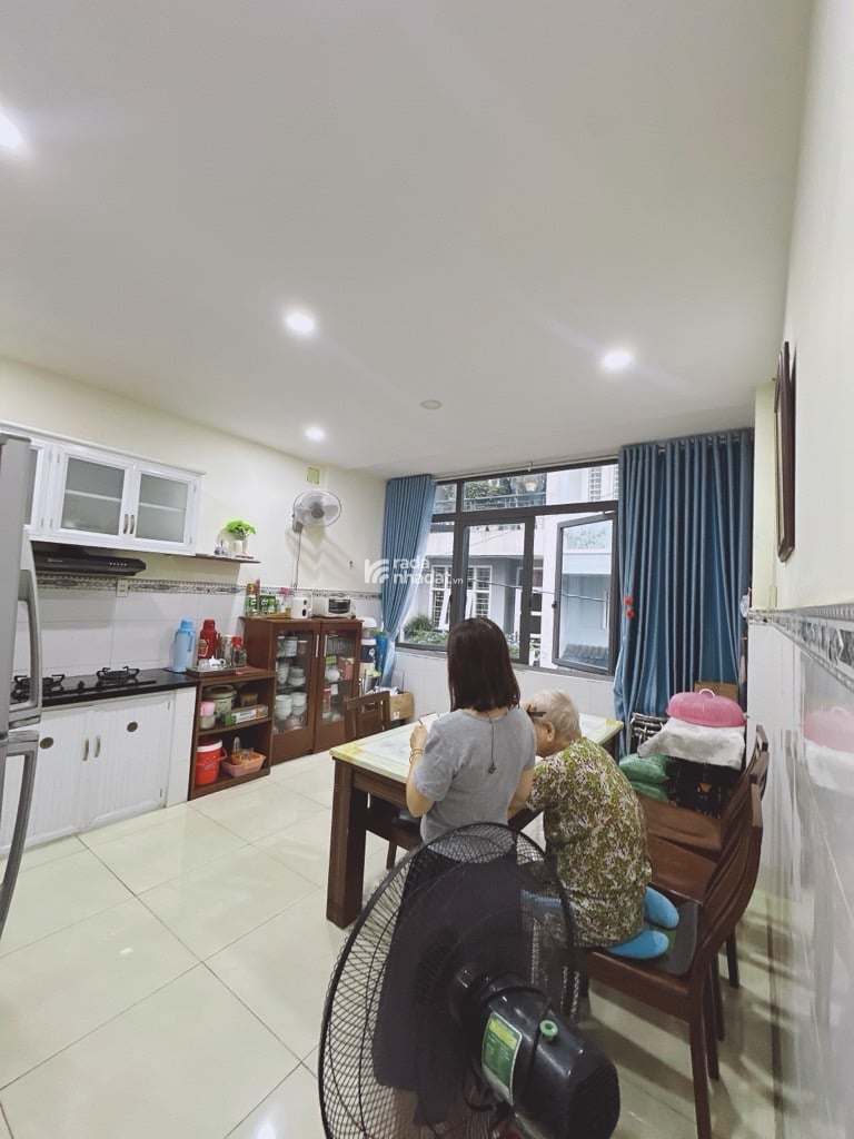 SIÊU PHẨM NHÀ ĐẸP 4 TẦNG- KHU VIP TÂN PHÚ/ TÂN SƠN NHÌ, ĐI BỘ RA CÔNG VIÊN