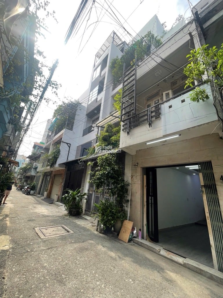 HẺM XE HƠI HOÀNG VĂN THỤ, TÂN BÌNH, 33M2 CÓ KẾT CẤU DỄ CẢI TẠO. GIẢM 350TR CHỈ 6T 