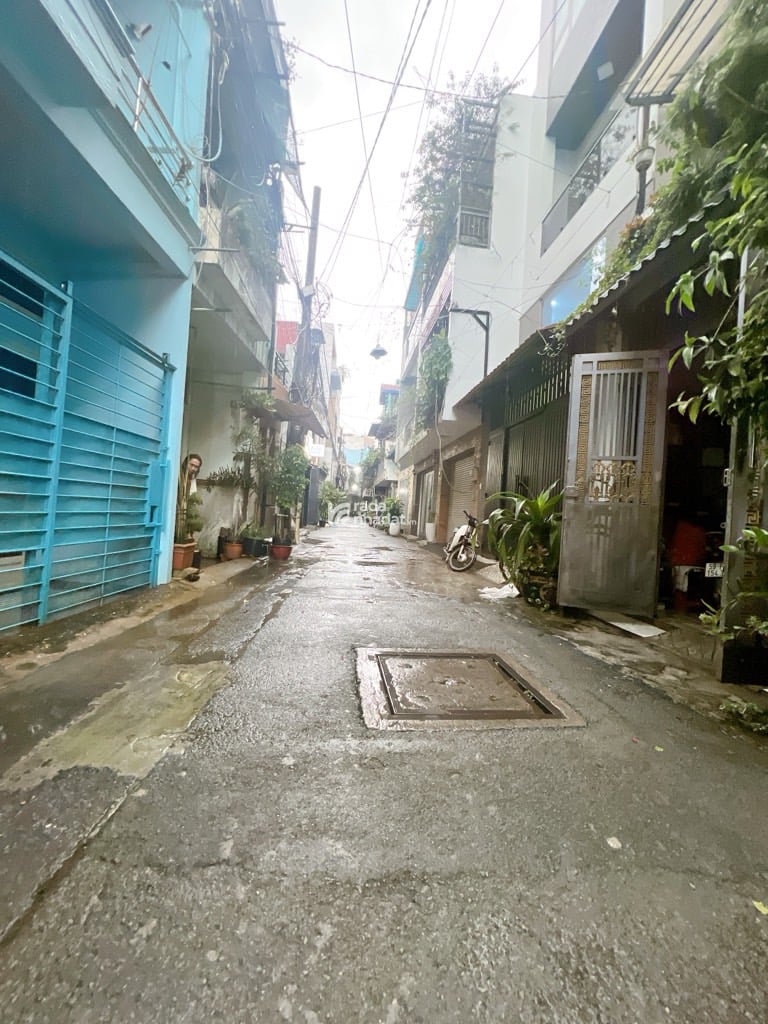 HẺM XE HƠI HOÀNG VĂN THỤ, TÂN BÌNH, 33M2 CÓ KẾT CẤU DỄ CẢI TẠO. GIẢM 350TR CHỈ 6T 