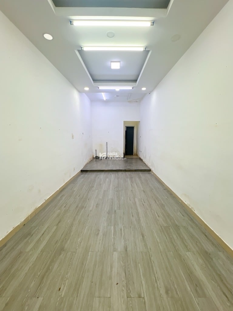 HẺM XE HƠI HOÀNG VĂN THỤ, TÂN BÌNH, 33M2 CÓ KẾT CẤU DỄ CẢI TẠO. GIẢM 350TR CHỈ 6T 