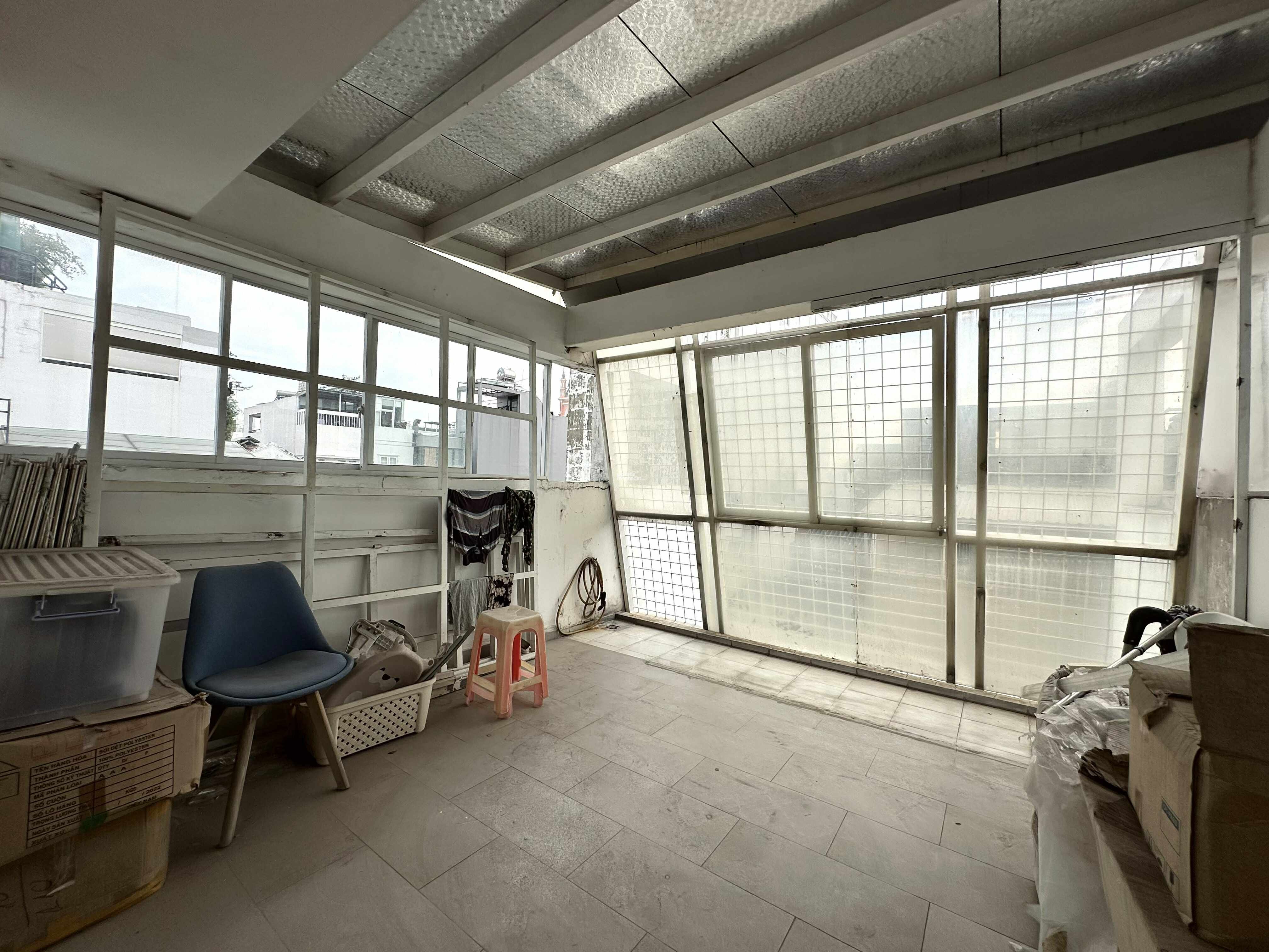 KHÔNG NHÀ BÁN - ĐỐI DIỆN NHÀ THỜ TÂN ĐỊNH, CẠNH CHỢ - NHÀ ĐẸP 5 TẦNG - 70M2 (4.2x16.5) - 21.8 TỶ