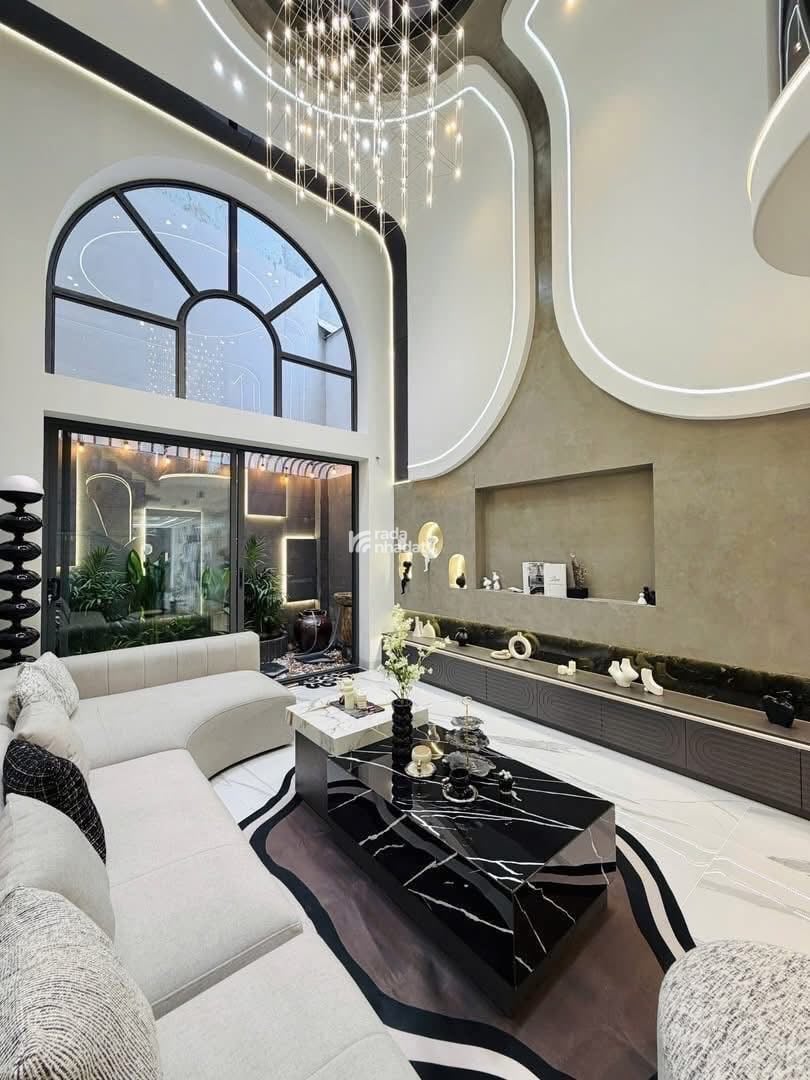 SIÊU PHẨM MẶT TIỀN KINH DOANH – THANG MÁY KỊCH NÓC – GẦN EMART 2 – NGUYỄN TƯ GIẢN P12 GÒ VẤP