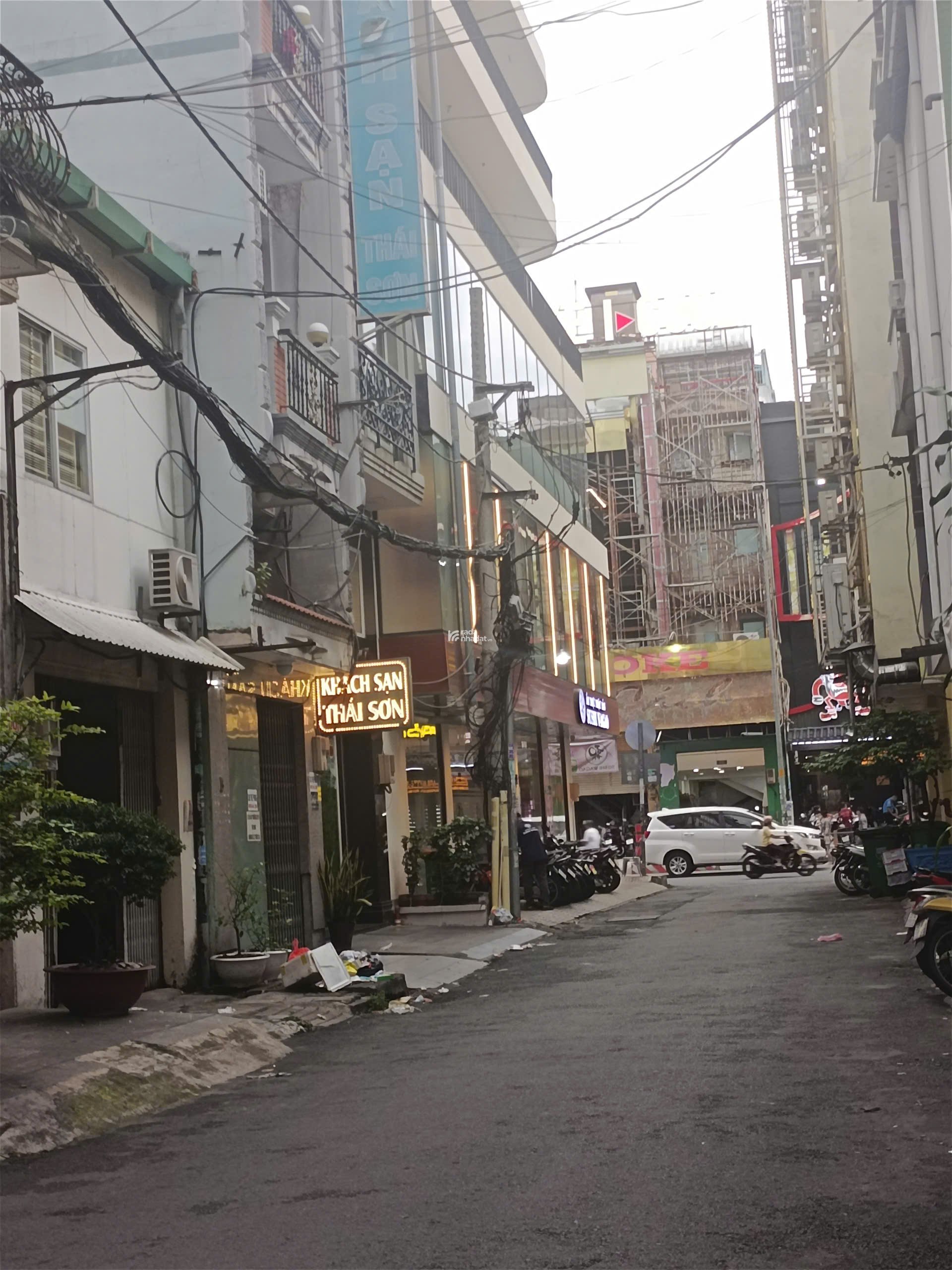 BÁN NHÀ SƯ VẠN HẠNH Q10 - CHDV 50TR/THÁNG - NHÀ 3 TẦNG  ST - GIÁ 18