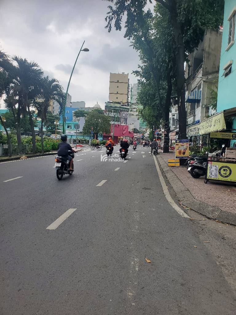 MẶT TIỀN KHU BÀU CÁT - 67M2 - 4 TẦNG - KHU KINH DOANH ĐÔNG ĐÚC - SỔ A4 - 14 TỶ TL 