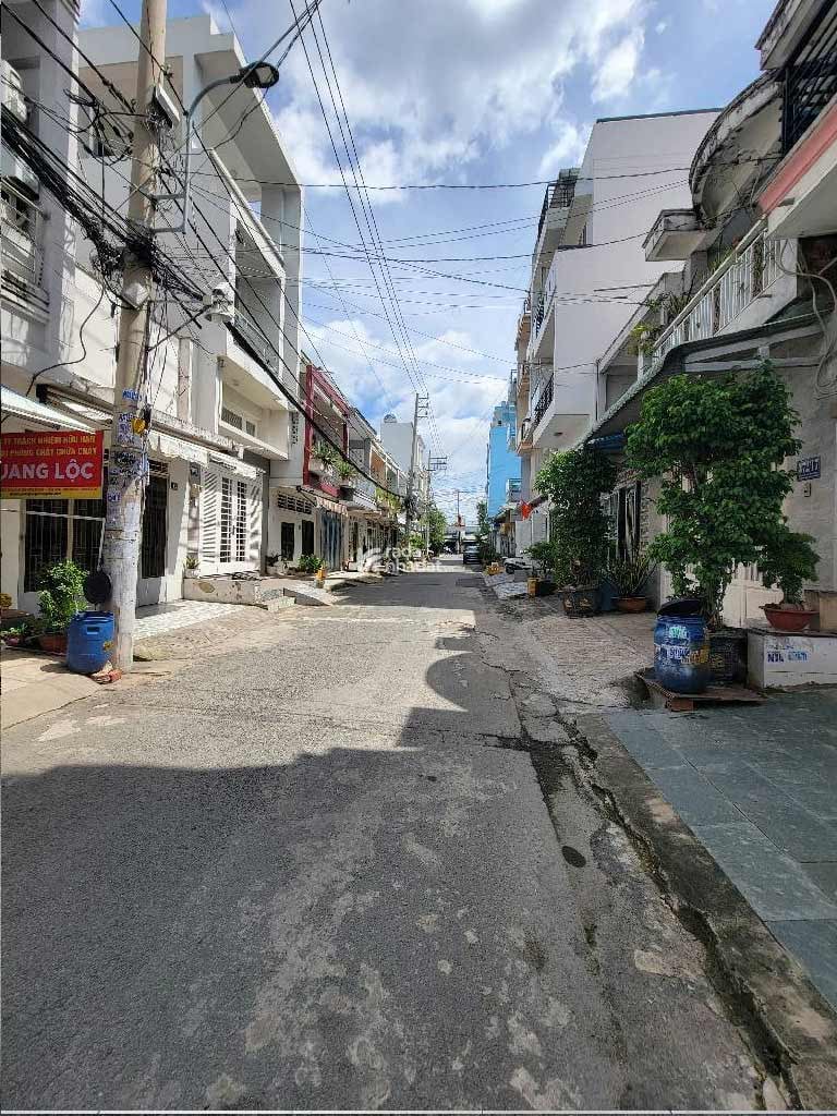 NGAY NGÃ TƯ GA - 3 TẦNG - 82M2 - GARA ÔTÔ - HÀ HUY GIÁP Q12, NHỈNH 7 TỶ