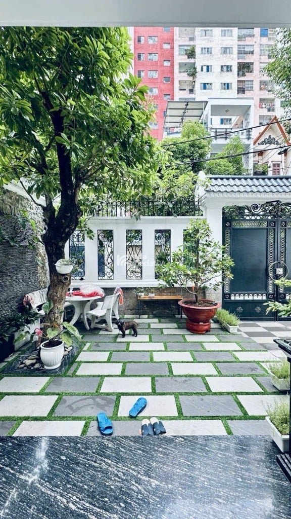 BIỆT THỰ MÁI THÁI - NGUYỄN OANH - NGANG ĐẸP 8M - MẶT TIỀN ĐƯỜNG 12M - 3 TẦNG - TẶNG NỘI THẤT XỊN