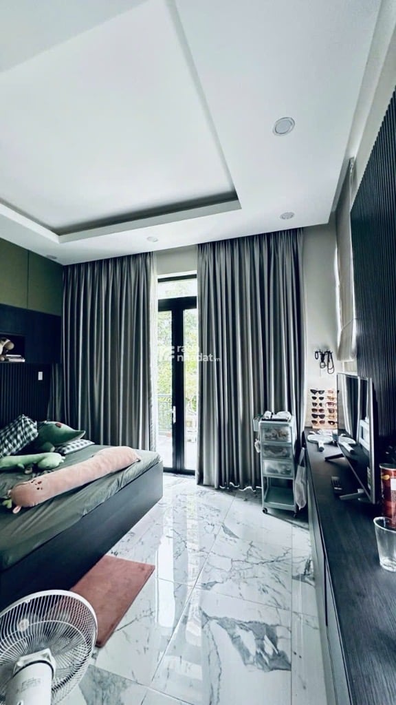 BIỆT THỰ MÁI THÁI - NGUYỄN OANH - NGANG ĐẸP 8M - MẶT TIỀN ĐƯỜNG 12M - 3 TẦNG - TẶNG NỘI THẤT XỊN