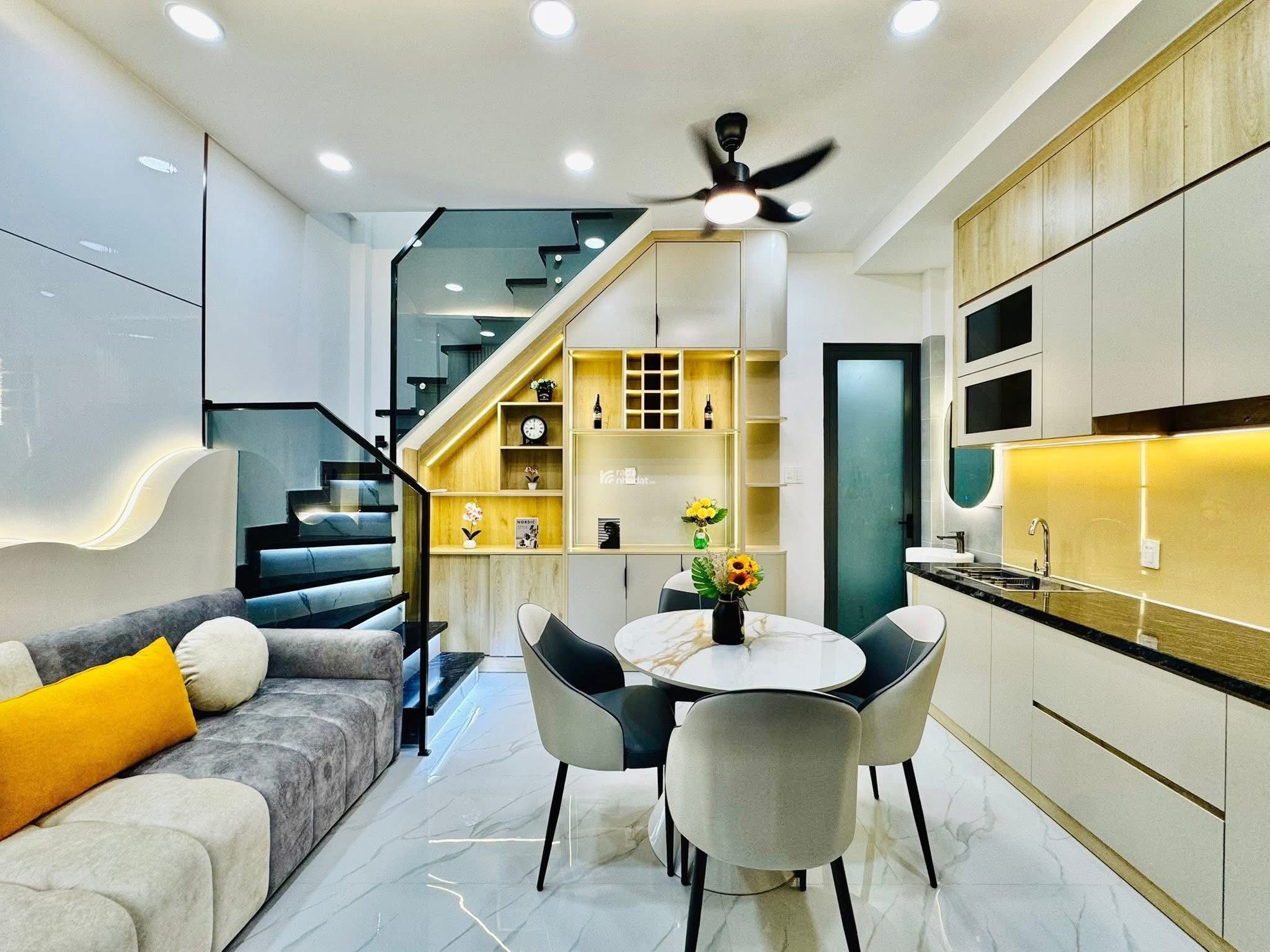 Kẹt tiền bán nhà đẹp Đường Lê Văn Duyệt P13 Bình Thạnh 50m2 Giá 4ty050 lh Vân