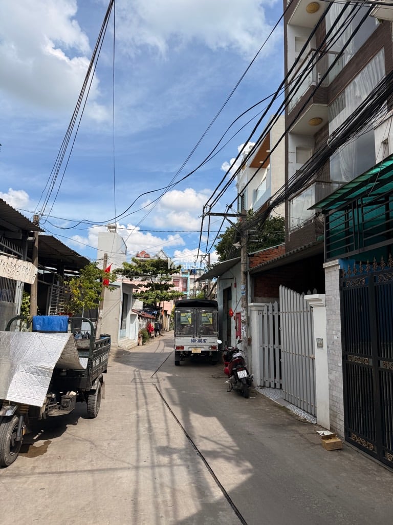 NHÀ MỚI Ở NGAY 4 TẦNG HẺM XE HƠI MÃ LÒ, SÁT MẶT TIỀN 