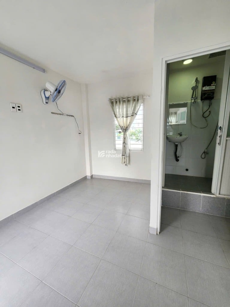 SÁT VÁCH TB, GẦN HXH TÂN THÀNH, TÂN PHÚ, 4 TẦNG HIẾM CÓ. GIẢM 550TR CHỈ 3.37T TL TỐT