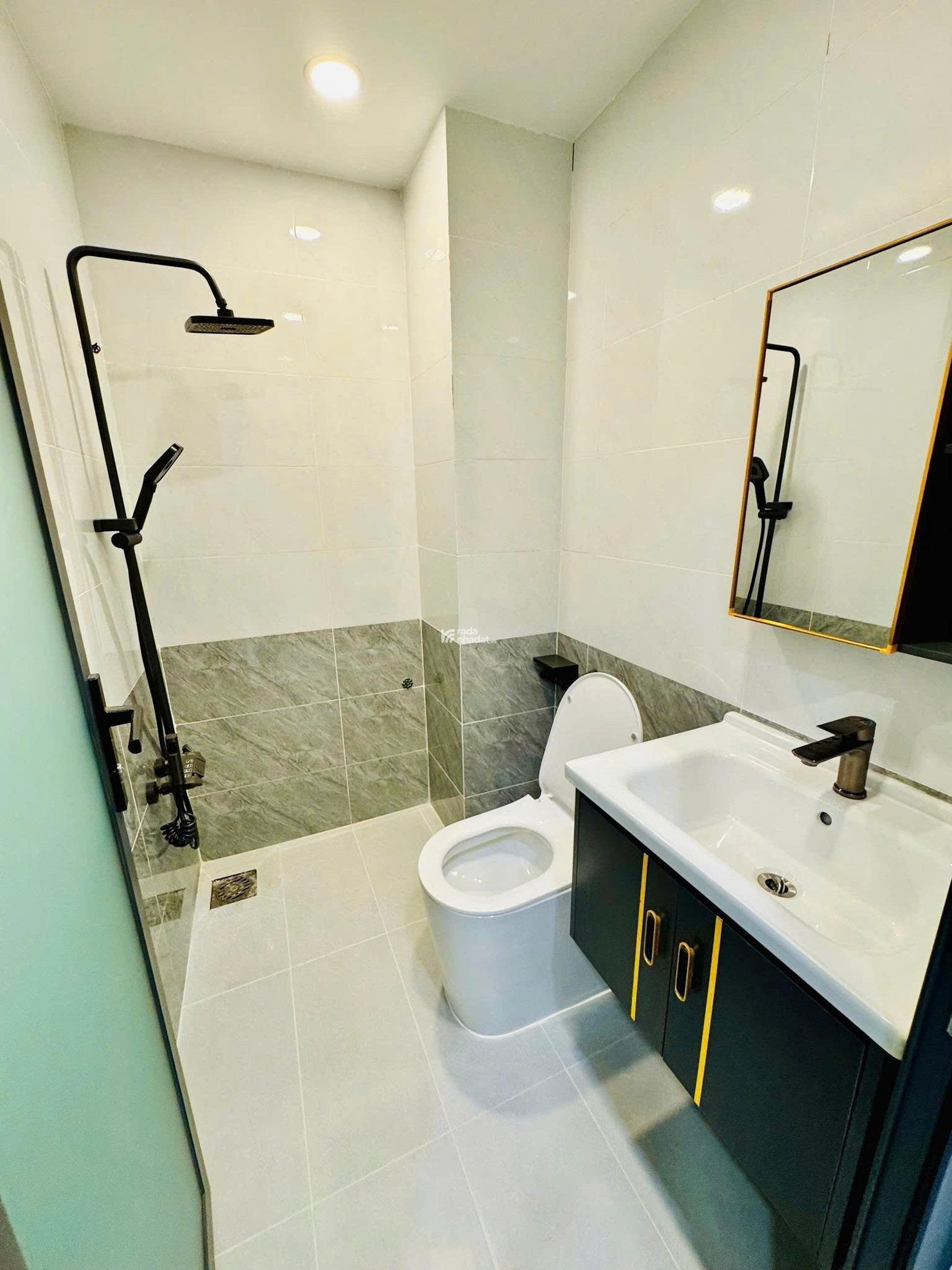Nhà Hoàng Phan Thái đang cần sang tên gấp nhanh