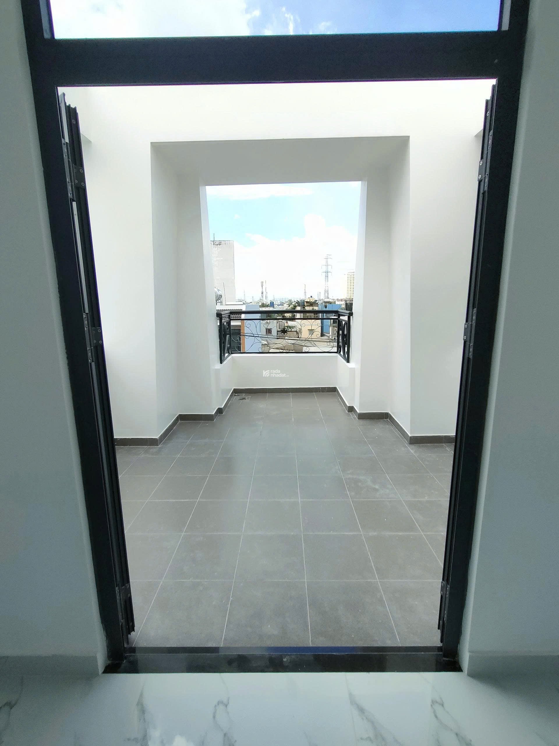 BÁN GẤP NHÀ TÂN TẠO . Nhà 3 tầng, 80m2, Sổ riêng 