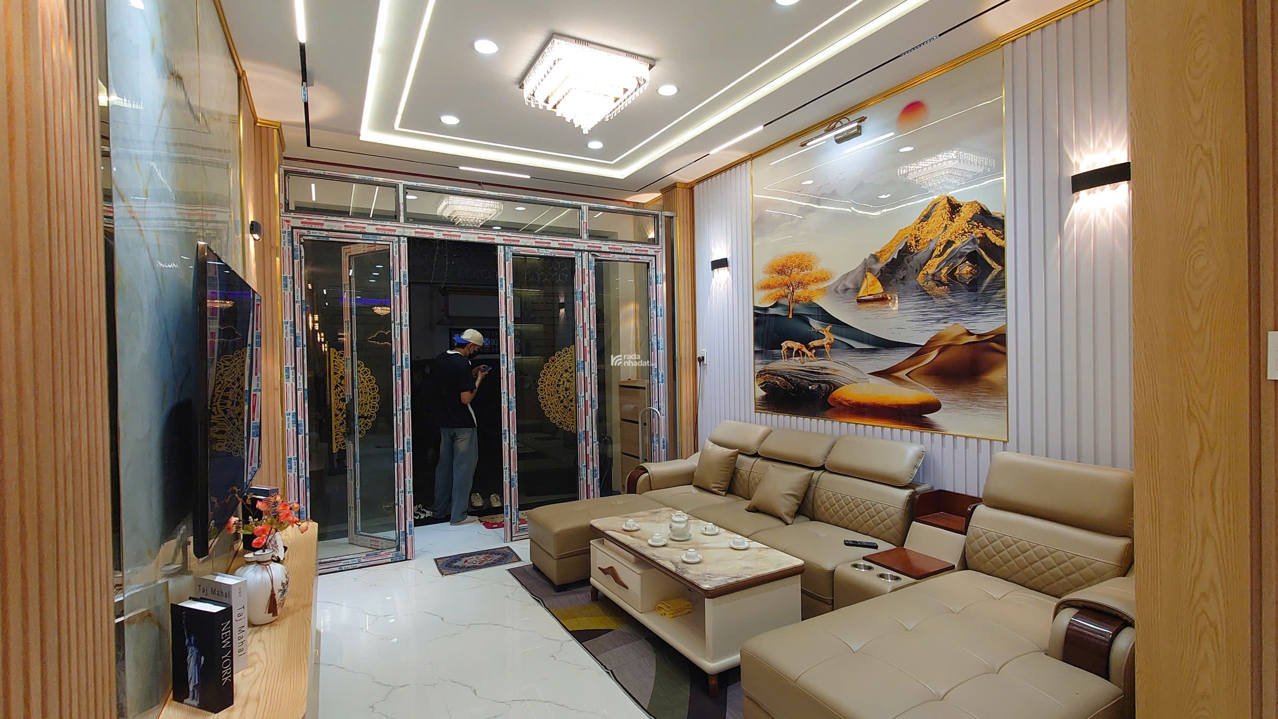 Nhà Thật - Nhà Đẹp Mới Xây 4 Tầng - Full Nội Thất - 4PN 5WC - 56m2 Cách Mặt Tiền Hoàng Văn Thụ 10M