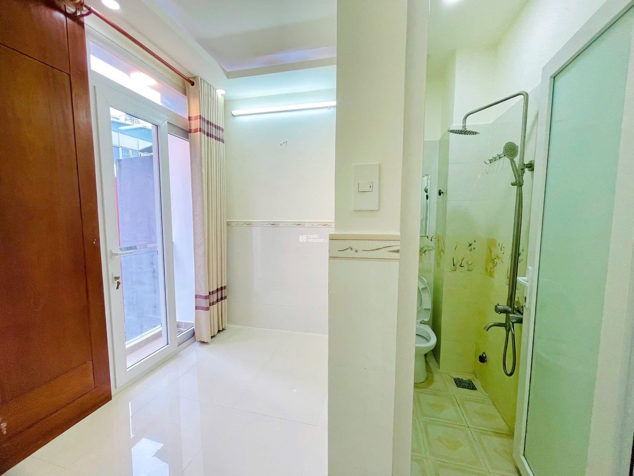 TOP 1 CẮT LỖ - QUẬN 3 - SÁT MẶT TIỀN HOÀNG SA - HẺM 4M - 35M 5 TẦNG BTCT - 6PN 7WC - 7.39 TỶ