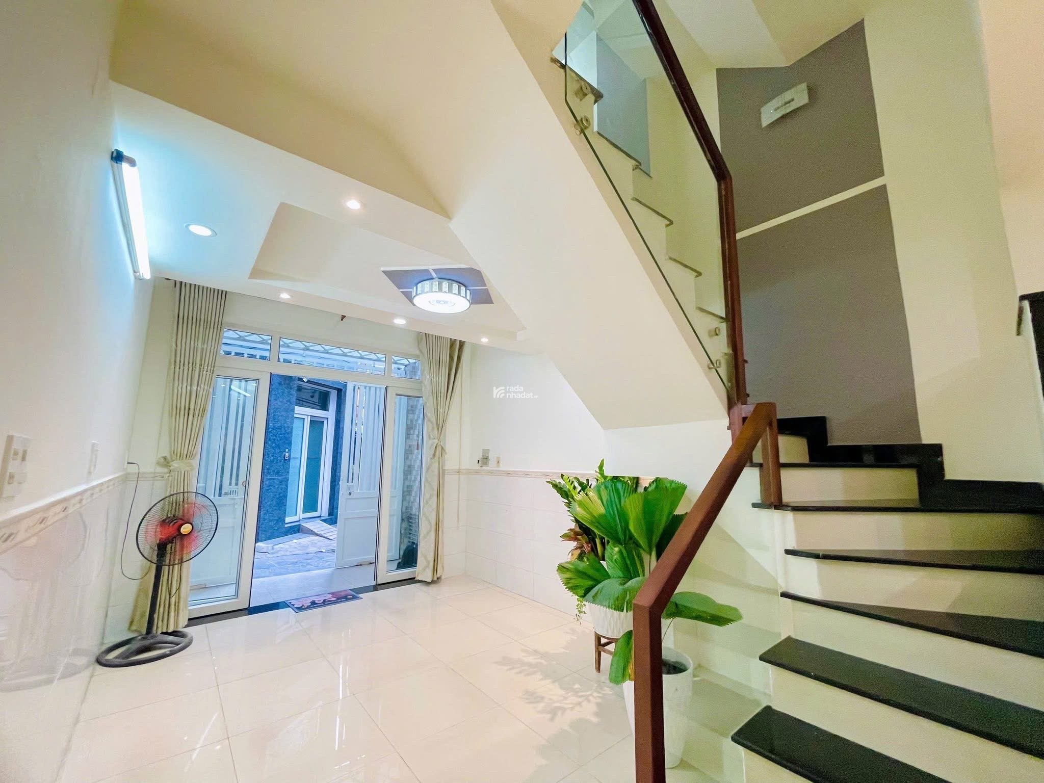 TOP 1 CẮT LỖ - QUẬN 3 - SÁT MẶT TIỀN HOÀNG SA - HẺM 4M - 35M 5 TẦNG BTCT - 6PN 7WC - 7.39 TỶ