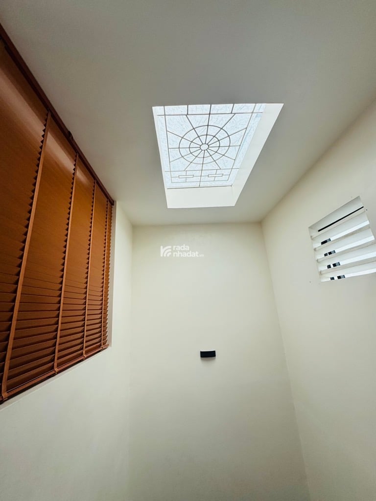 BÁN NHÀ TRƯỜNG CHINH 70M2 3 TẦNG 3PN 6.X TỶ GẦN GA METRO SÂN BAY