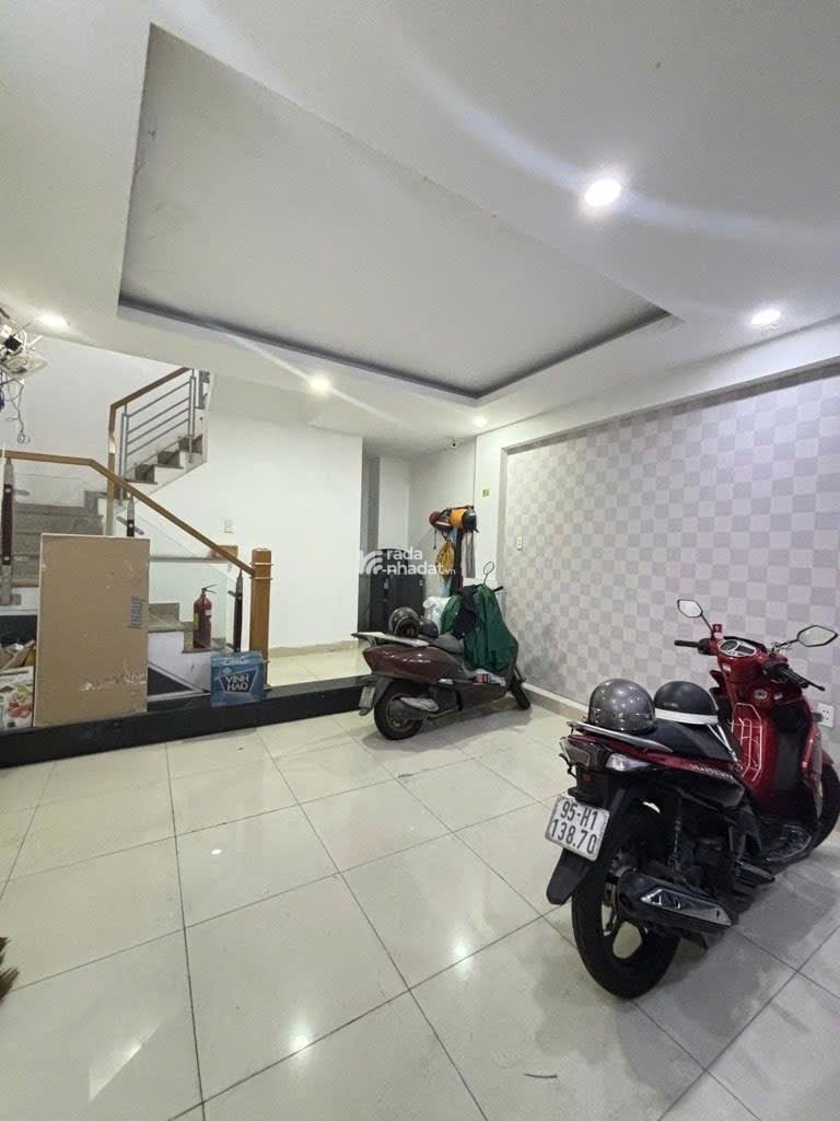 HIẾM - HÀNG XÓM TOÀN NHÀ TRIỆU ĐÔ -HXH CÁCH 1 CĂN - 5 TẦNG BTCT - 4 PHÒNG NGỦ - CHỈ 6.868