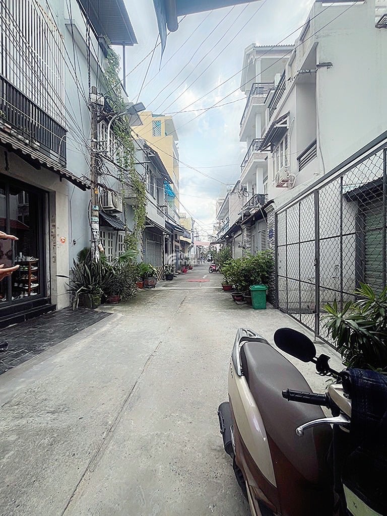 Bán nhà đường gò dầu gần AEON mail tân phú