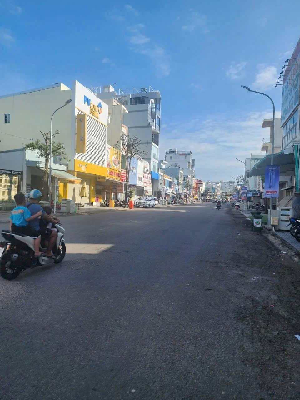 Cần bán nhà gấp đường Lý Thái Tổ nối dài Long Xuyên An Giang