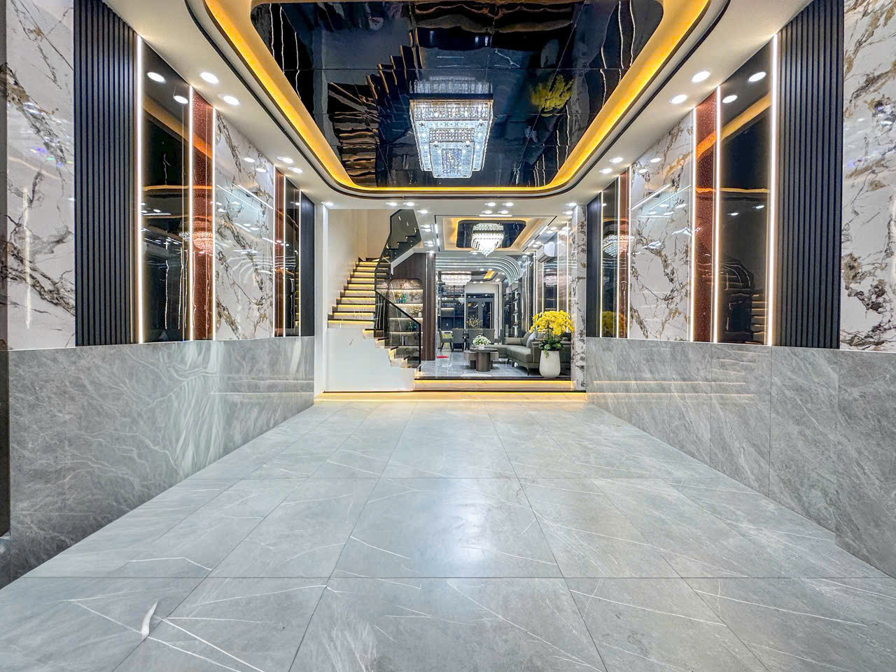 SIÊU PHẨM NHÀ CÓ THANG MÁY NỘI THẤT CAO CẤP THỊ TRẤN NHÀ BÈ