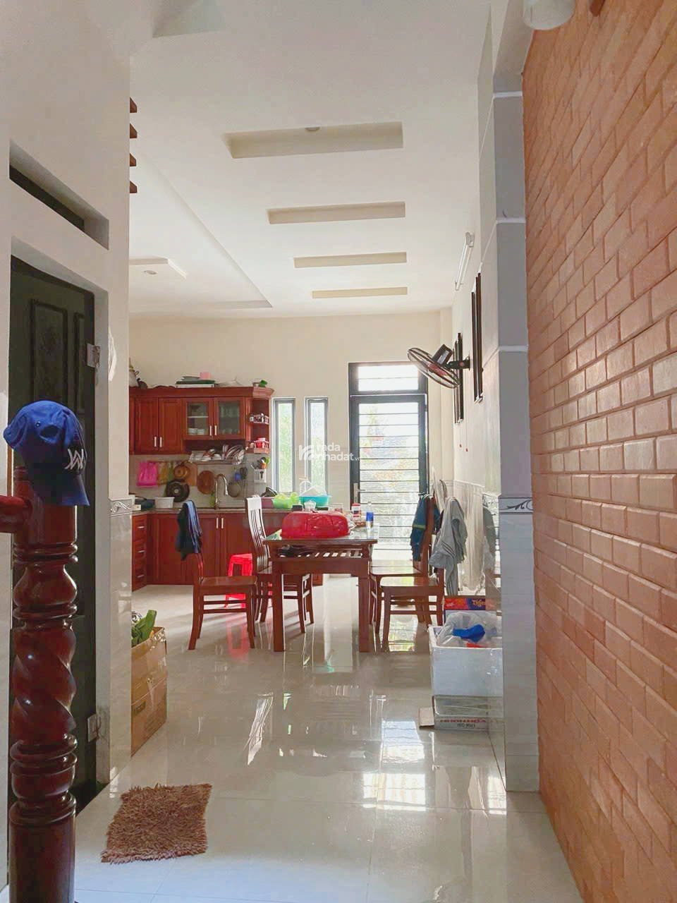 Bán Nhà Mặt Tiền Gần Nhà Thờ Tân Hương – 2 Tầng Đẹp Lung Linh – Sổ Riêng, Giá Mềm!
