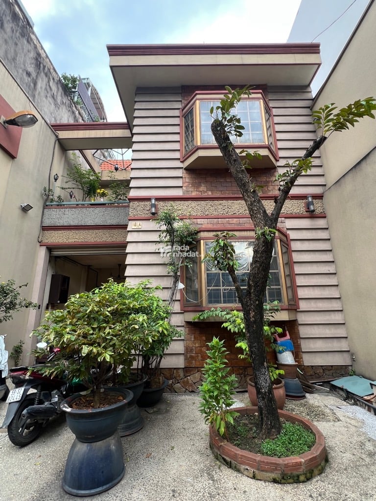 Bán biệt thự sân vườn 4 tầng tuyệt đẹp - Hoàng Văn Thụ - P8 , gần Tân Định , Gia Định....