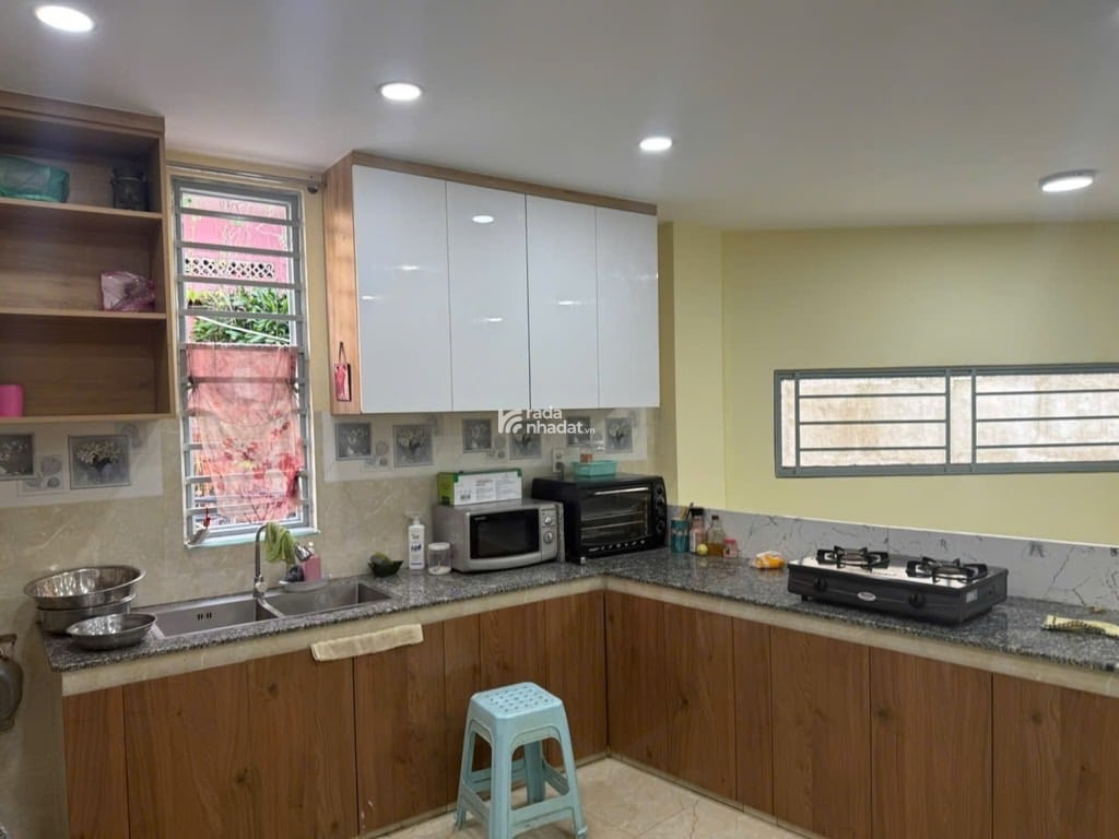 5 tầng HXH lô góc Huỳnh Văn Bánh 3PN nhà đẹp ở ngay