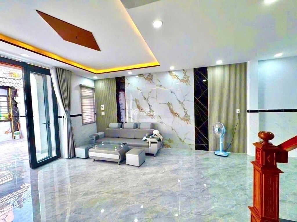  BÁN NHÀ MỚI 2 TẦNG ST - 100M2  - 7x TỶSAU LƯNG CHỢ TNP - TRUNG TÂM Q9