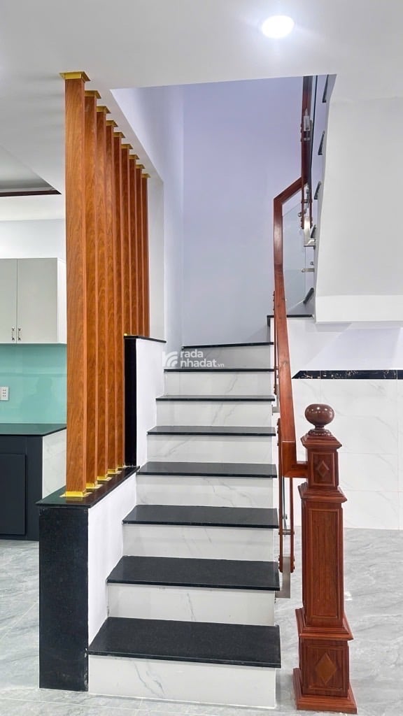  BÁN NHÀ MỚI 2 TẦNG ST - 100M2  - 7x TỶSAU LƯNG CHỢ TNP - TRUNG TÂM Q9