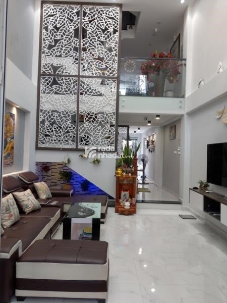 Nhỉnh 9 tỷ có nhà đẹp 5 lầu mới 100% Quang Trung 63m2 ngang 4.2m ngay Mercedes tặng NT 