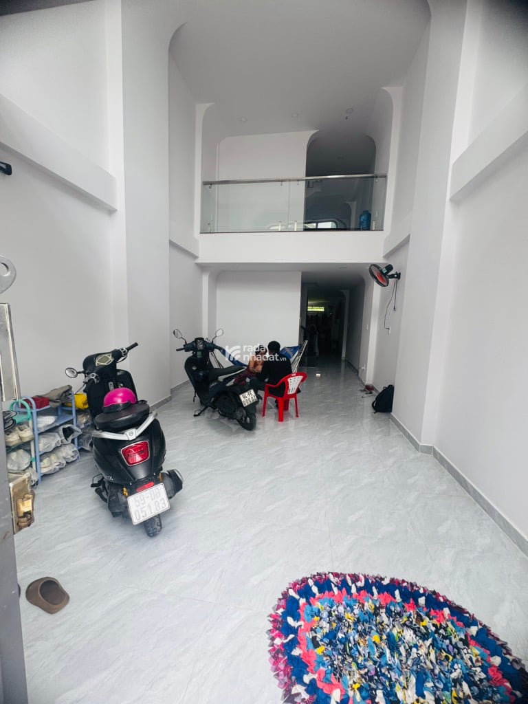 BÁN SIÊU PHẨM 6 TẦNG THANG MÁY NGAY LŨY BÁN BÍCH ĐƯỜNG 10M 7PN NHIK 11,5 TỶ 