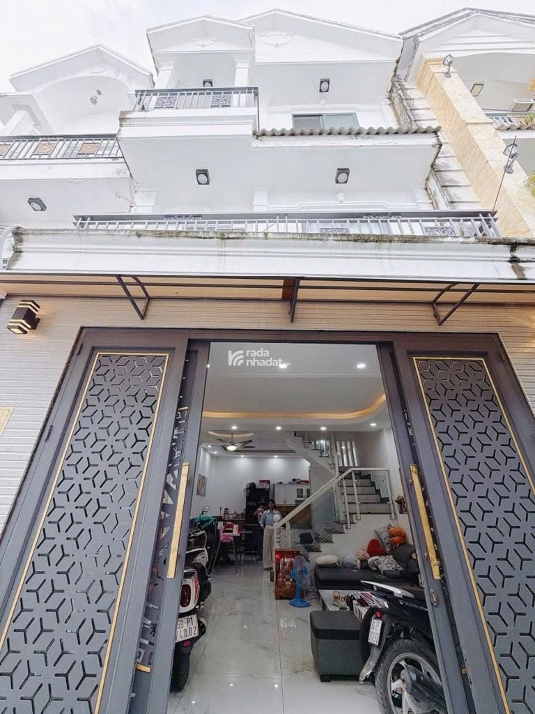 Viên Kim Cương 7T - Q7 - Ngang 5m x 11m - Hẻm Xe Hơi - Đối Diện Phú Mỹ Hưng