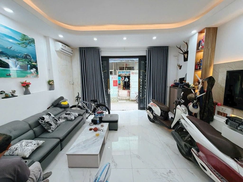 Viên Kim Cương 7T - Q7 - Ngang 5m x 11m - Hẻm Xe Hơi - Đối Diện Phú Mỹ Hưng