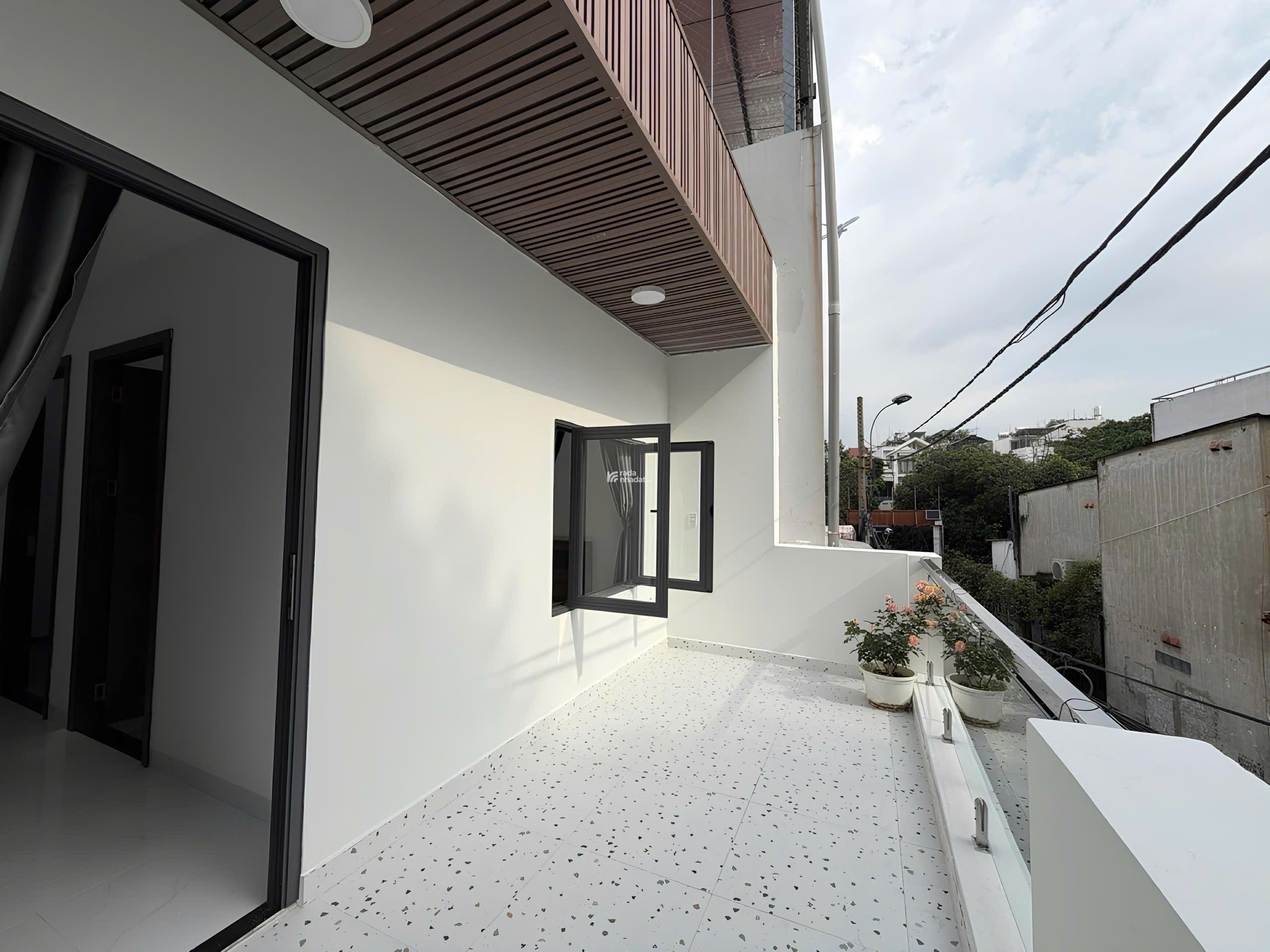 Đường Xe Hơi 8m Thông - Đúc 2 Tầng - Cạnh Lê Trọng Tấn, Chỉ 5,x ty